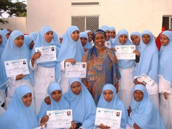 Seragam Perawat Di Somalia Lebih Syar'i Dari pada Seragam Perawat di Indonesia 
