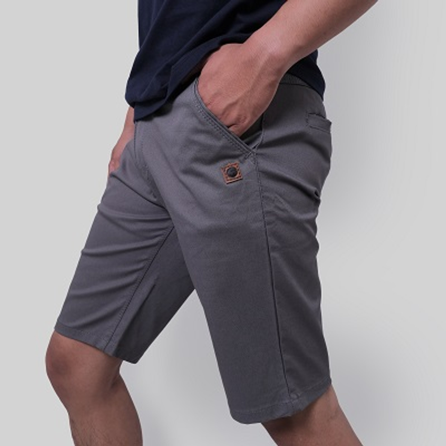  Celana  chino  pendek 